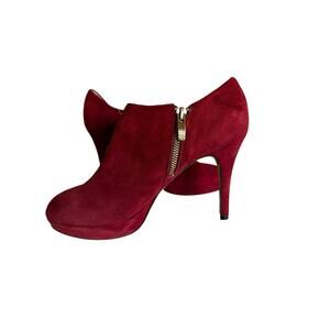 Vince Camuto Elvin Bootie 7.5M Burgundy Suede Ankle Heels EUC DateNight WineCore